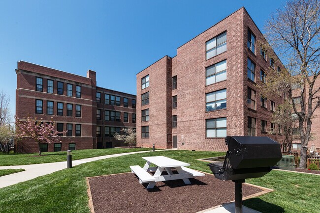 Photo - Harbor Hill Apartments
