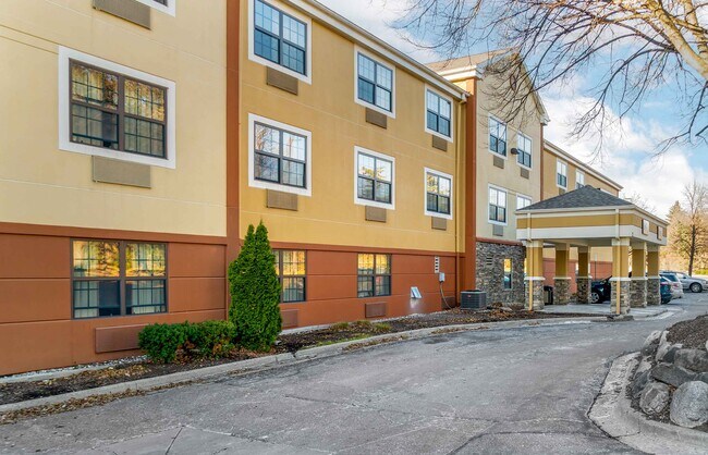 Furnished Studio-Detroit - Farmington Hills