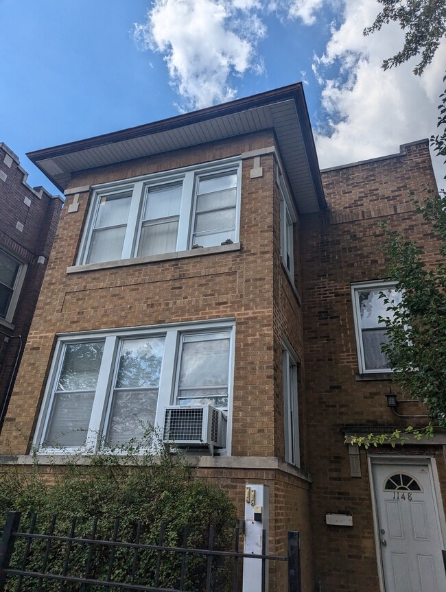 Building Photo - 1148 N Mayfield Ave Unit Apt. 1