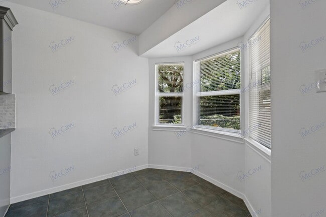 Photo - 737 Willow St