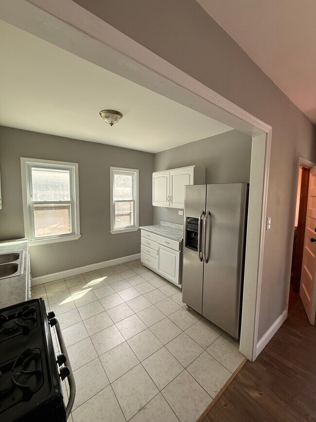 151 Fairview St Unit 2nd Floor
