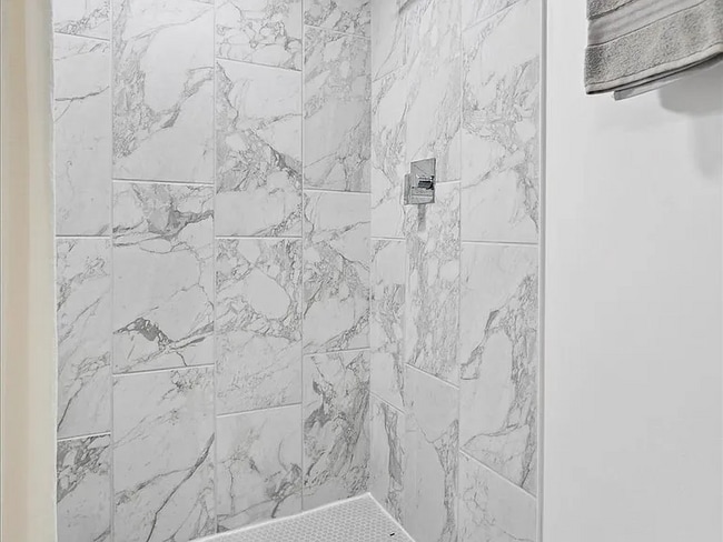 Photo - 5515 Hillen Rd