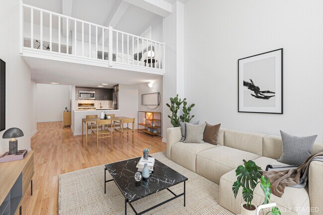 living / dining - 110 Barrow St Unit 546