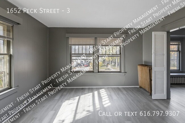 Photo - 1652 Peck St Unit 3