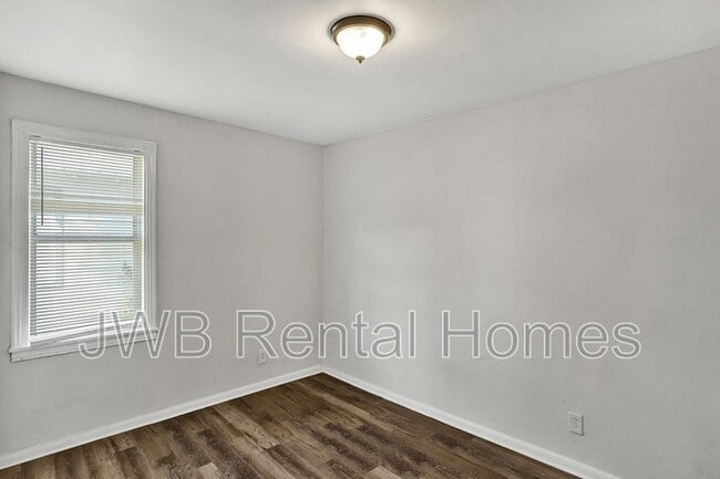Photo - 1547 Francis St