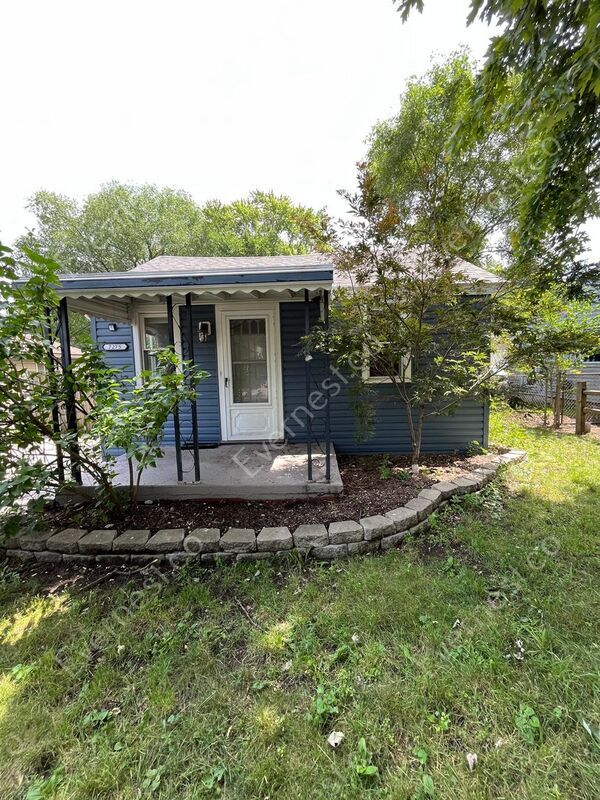 Photo - 7275 Vivian St House