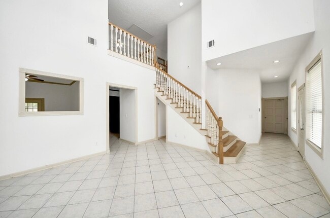 Photo - 10535 Emnora Ln