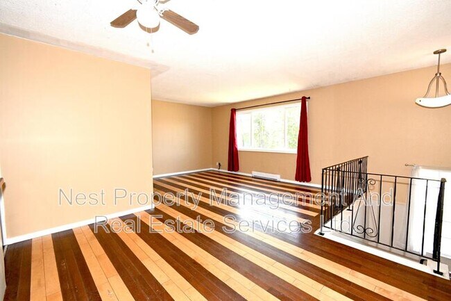 Photo - 2428 Oak St Unit A