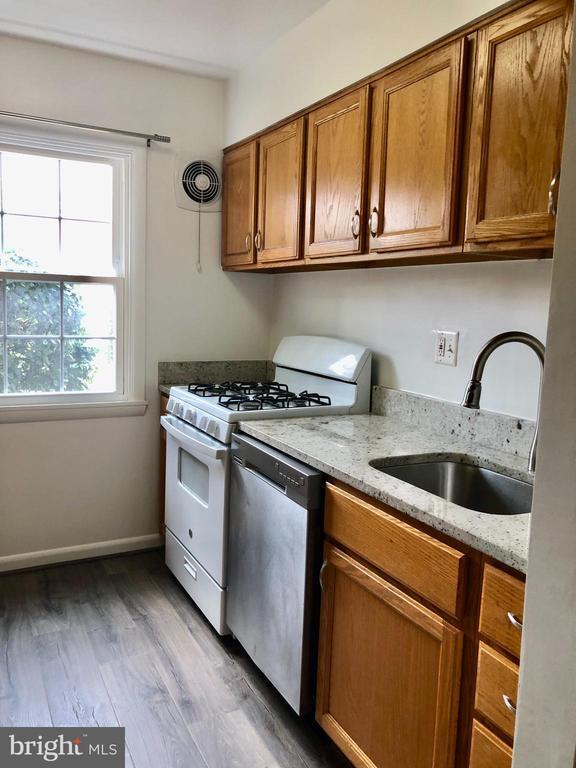 Building Photo - 9483 Fairfax Blvd Unit 101 Rental