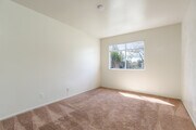 1BR, 1BA- 650SF