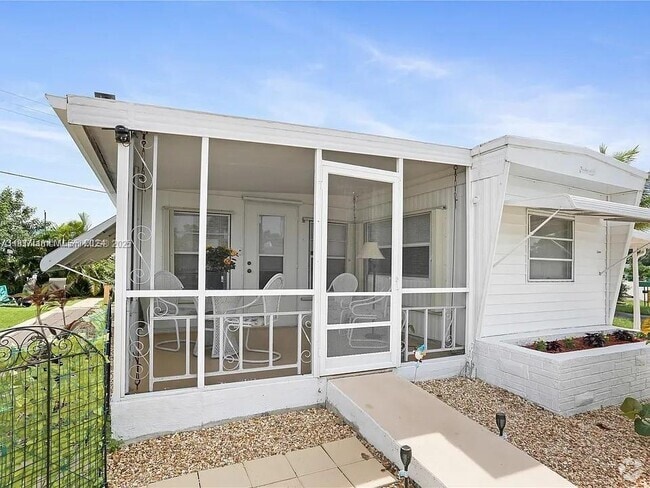 Building Photo - 8616 SW 16th Pl Rental