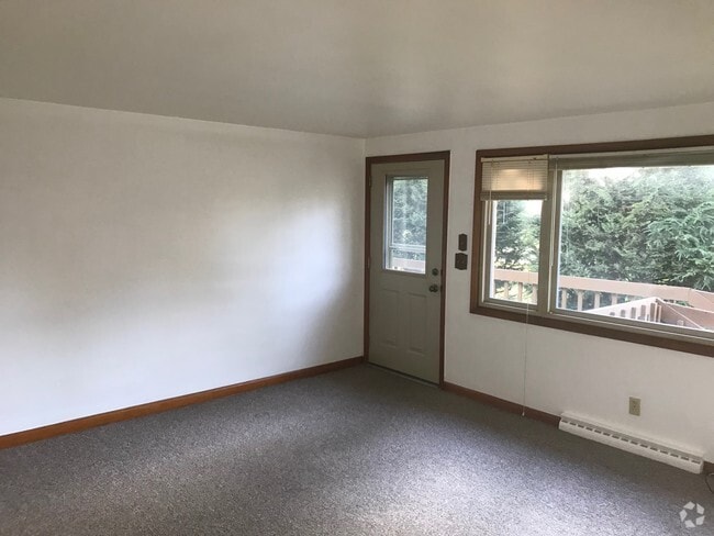 Building Photo - 1736 Lakeside Ave NW Unit 3 Rental