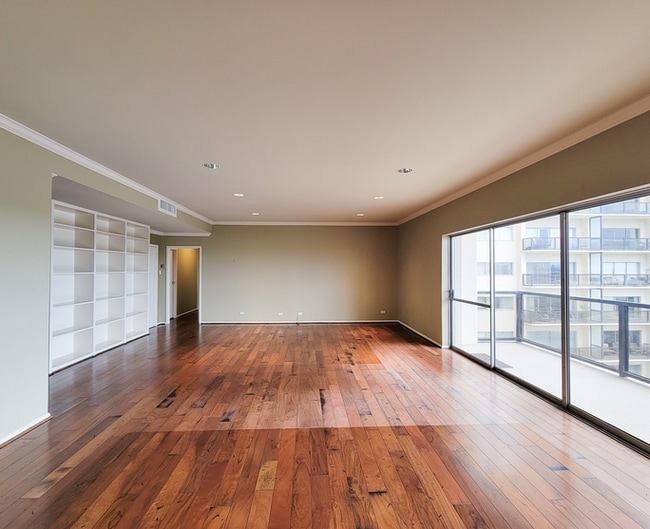 Photo - 2929 Buffalo Speedway Unit 310.7