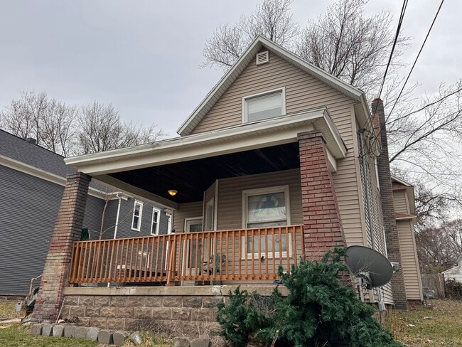 Building Photo - 443 Quimby St NE Unit Apt 2