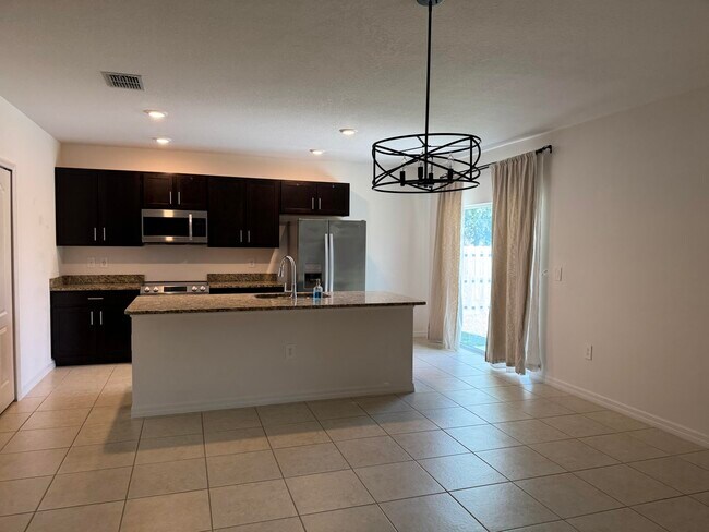 Photo - 3725 SW Kasin St