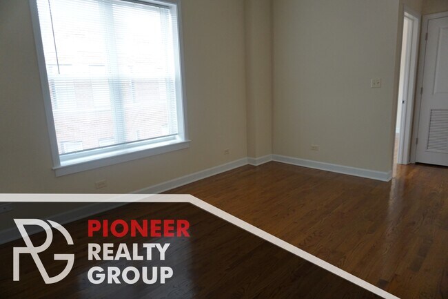 Photo - 849 W Cornelia Ave Unit 2