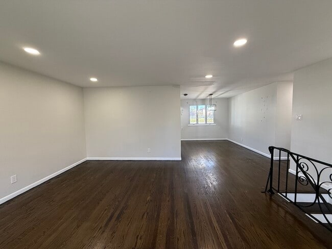 Photo - 205 Mardale Dr