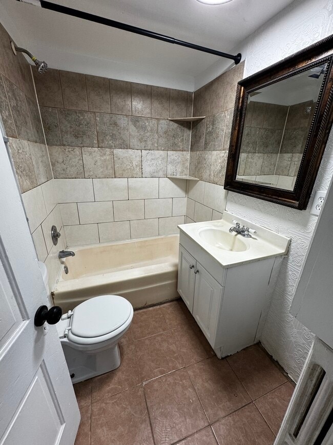 Photo - 1488 E Thacker St Unit 2