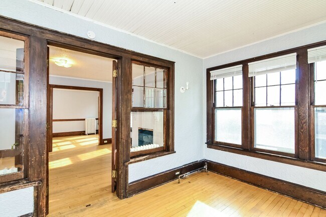 Photo - 509 6th St SE Unit 2