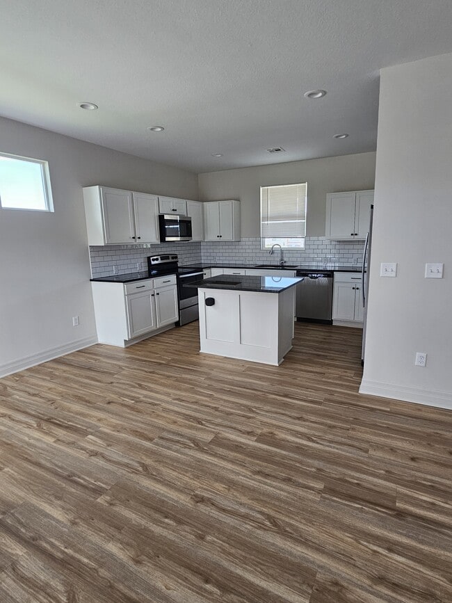 Photo - 1812 E Village Estates Dr