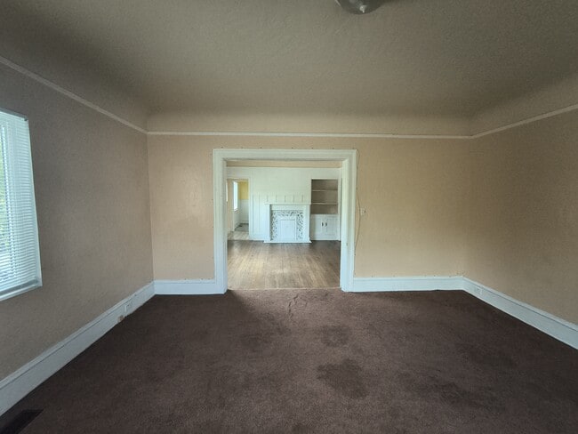 Photo - 5701 Genoa St