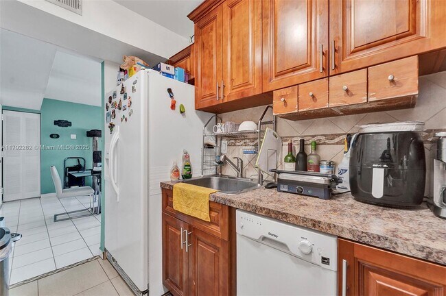 Photo - 4845 NW 7th St Unidad 309
