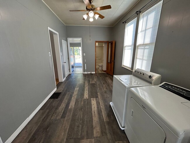 Photo - Nice-sized 3-bedroom 1-bath home with a la...
