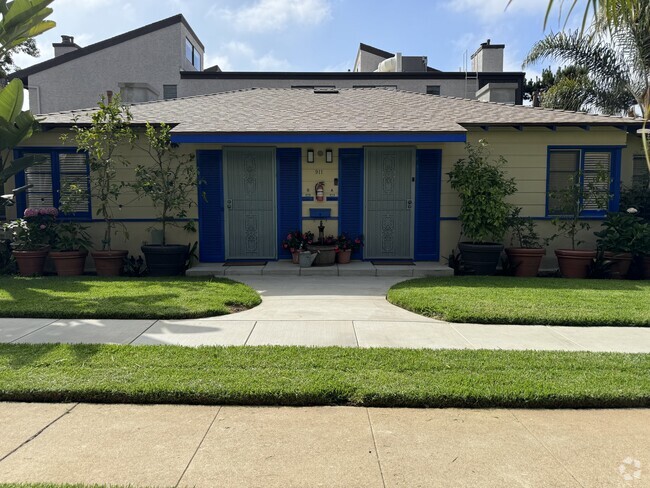 Building Photo - 911 14th St Unit A Rental