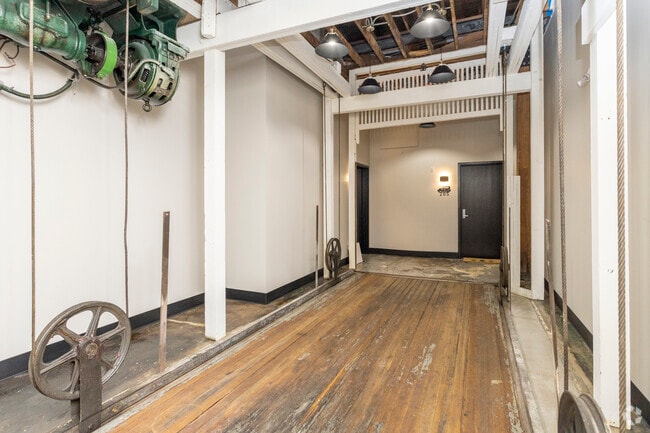 Willys Knight Lofts