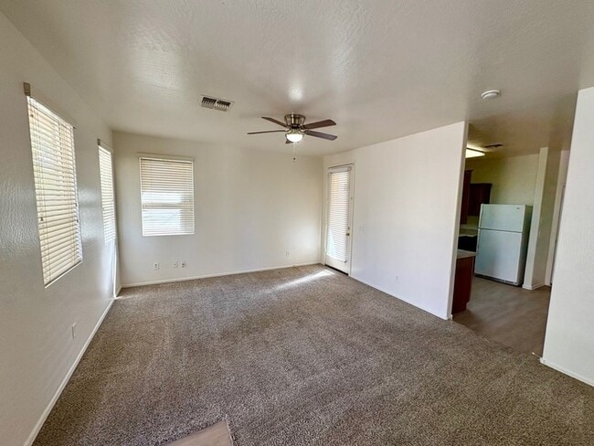 Photo - 10017 W Williams St