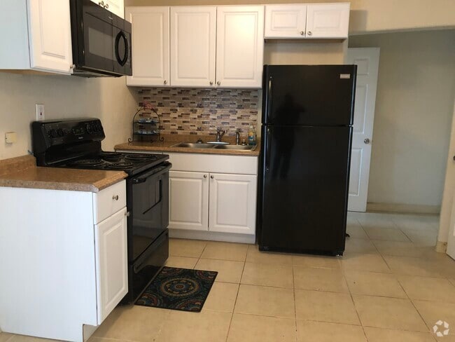 Building Photo - 1915 18th Street NW Unit Apt A