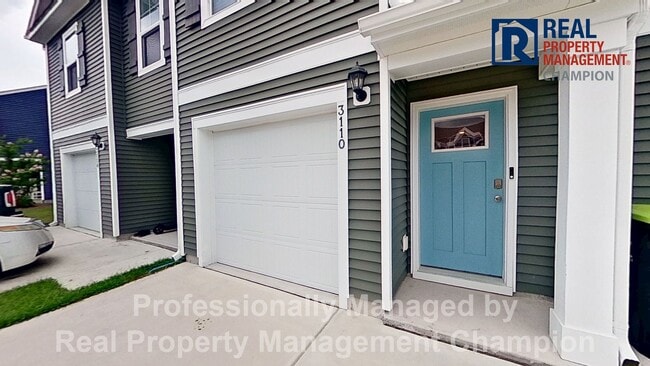 Building Photo - Like New 3 BD/2.5 BA Townhouse w/Open Floorplan and Attached Garage