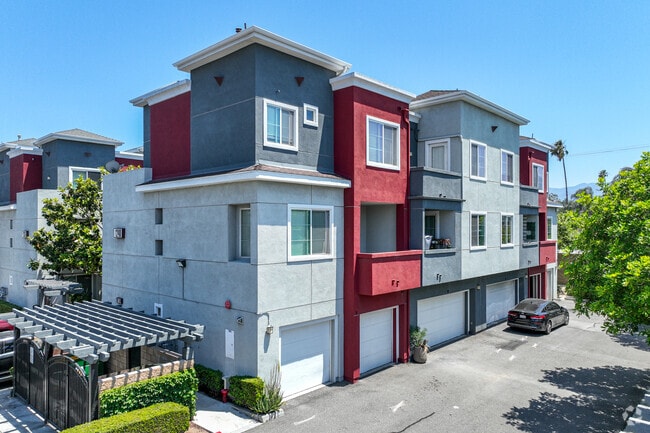 Magnolia Court Townhomes