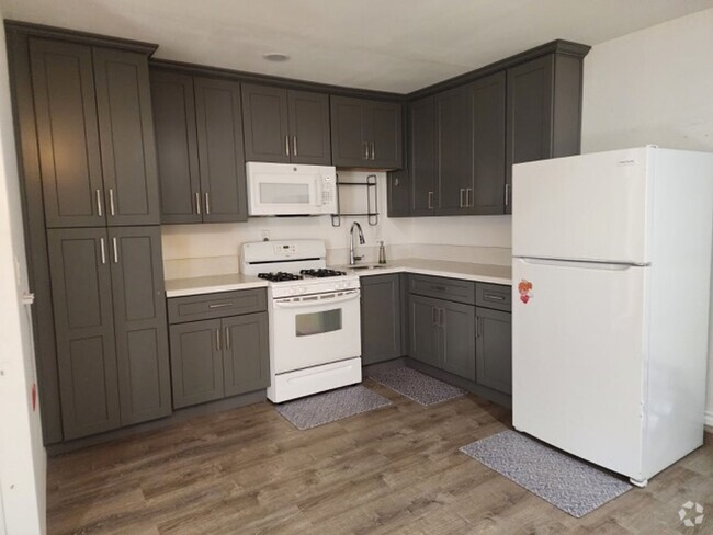 Building Photo - Cozy Studio + Patio – Perfect for Indoor-O... Rental