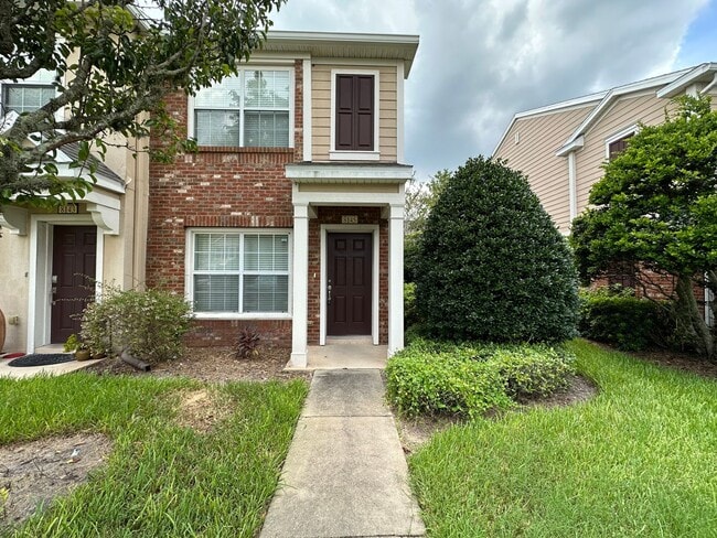 Building Photo - Adorable Townhome in Prime Location!