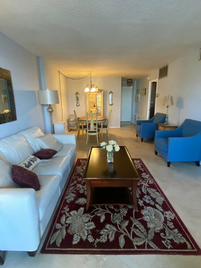 Photo - 1731 SE 15th St Unit 202
