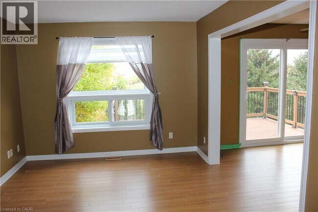 Photo - 184 Northampton Crescent