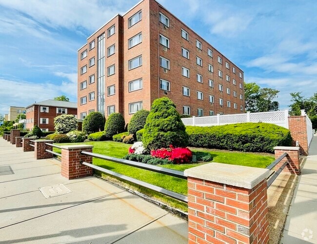 Building Photo - 215 Massachusetts Ave Unit 19 Rental