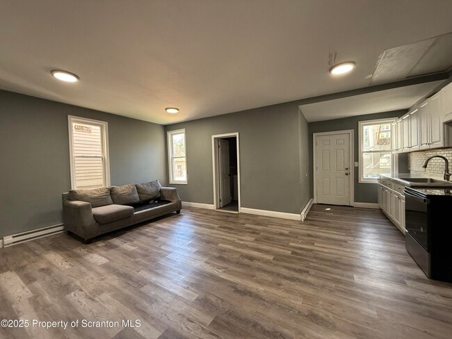 Photo - 714-714 N Main Ave