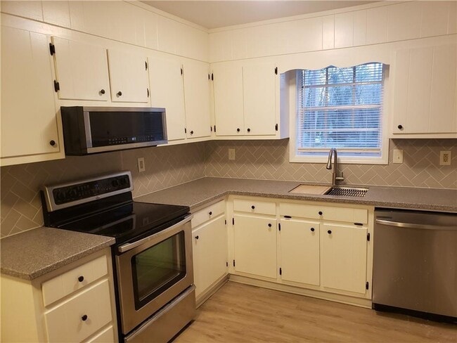Photo - 4911 Valley Dale Dr SW