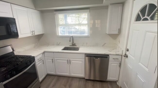 Photo - 1321 W Sherwin Ave Unidad GA