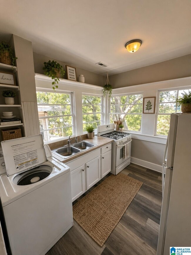 Photo - 1502 16th Ave S