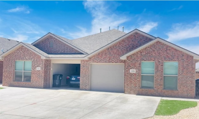 3/2/1 Available 10/1 - 3/2/1 Available 10/1 Casa