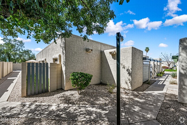 Building Photo - 612 S Allred Dr Rental