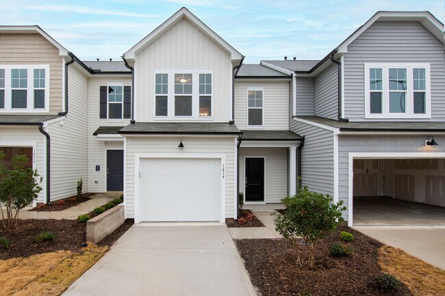Building Photo - Modern & Charming 3-Bedroom Townhome in Durham!