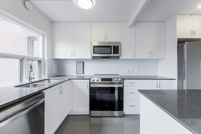 Photo - Stephen Apartments