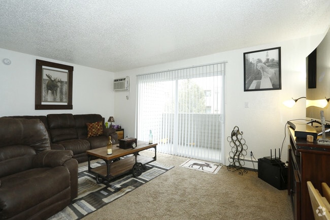 1BR, 1BA - 600 SF