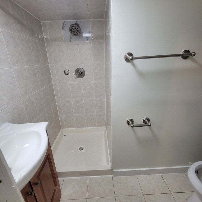Photo - 1120 Quebec St