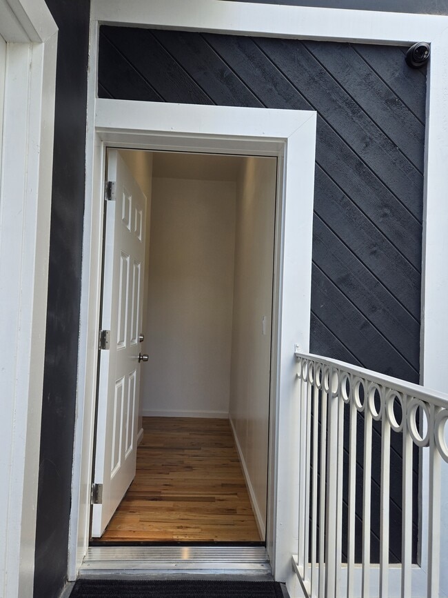 Building Photo - 4431 S Centinela Ave Unit 5