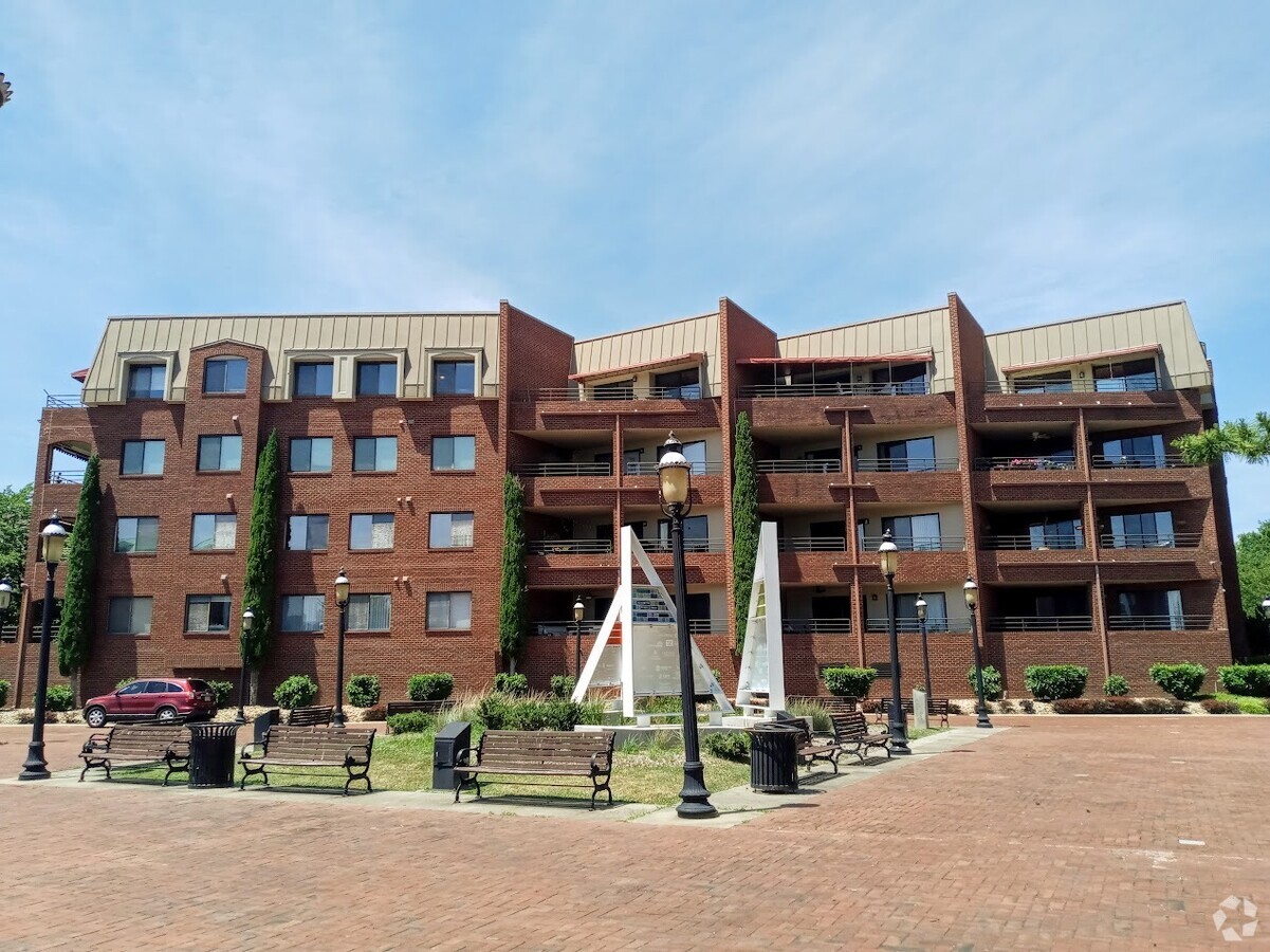 Photo - Freemason Harbour Condominiums